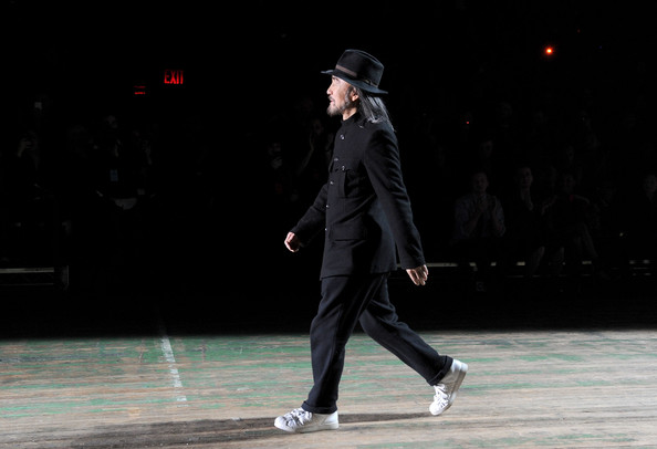 Yohji+Yamamoto+Y+3+Autumn+Winter+2010+11+MBFW+13KtHEqGKqWl