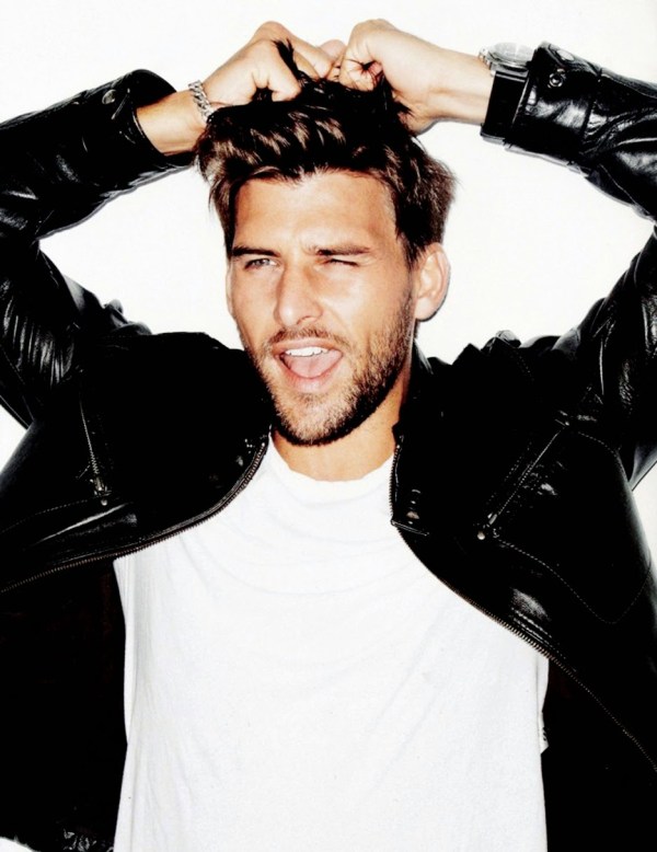 936full-johannes-huebl2