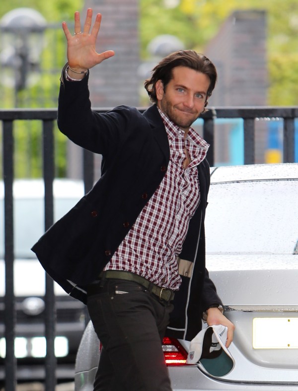 ©BAUER-GRIFFIN.COM 24th May 2013.  Bradley Cooper seen at the London studios today. www.bauergriffin.com www.bauergriffinonline.com Ref: KGC-04
