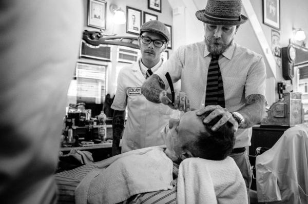 Bertus-shaving-client