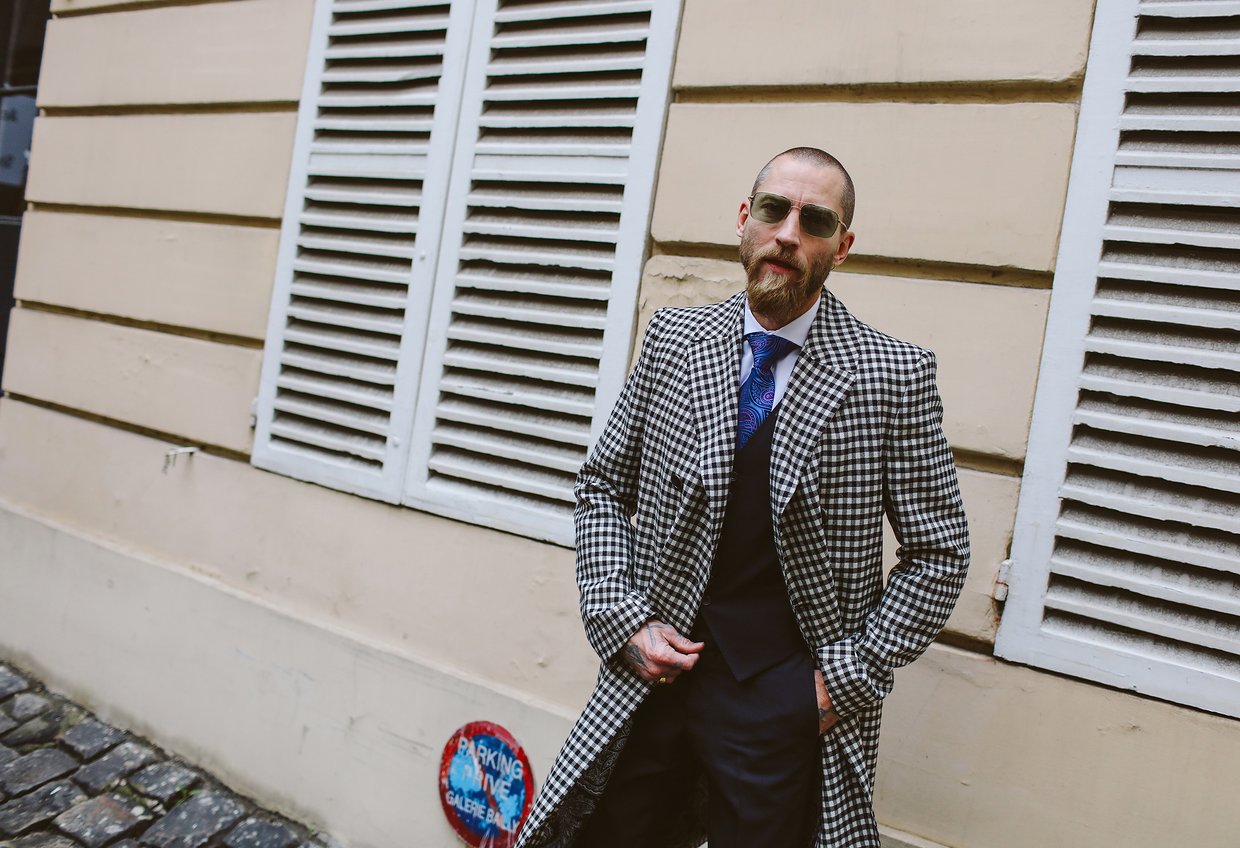 0-holding-justin-o-shea-brioni