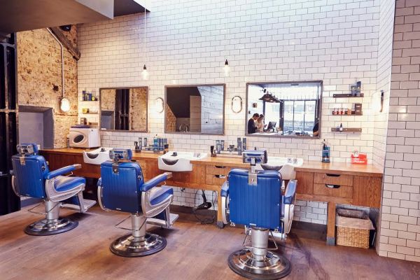 Một góc trong salon của Rafians ở London, Anh quốc.